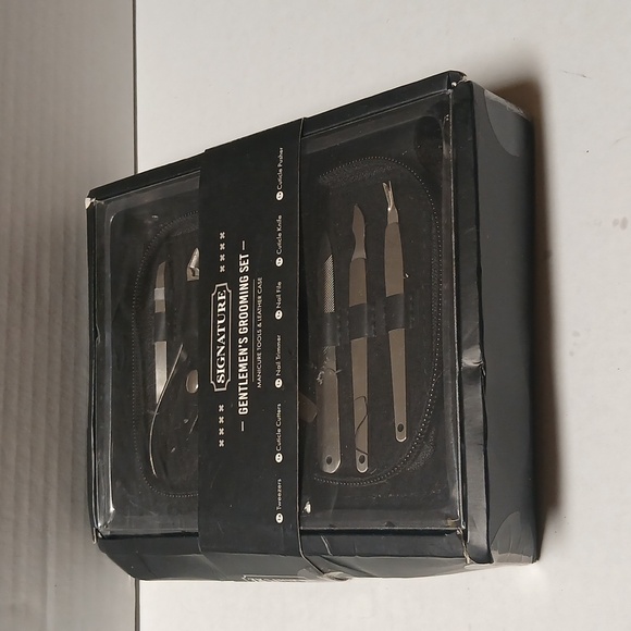 Signature Gentlemans Manicure Set with Leather Case NWT - Picture 2 of 5